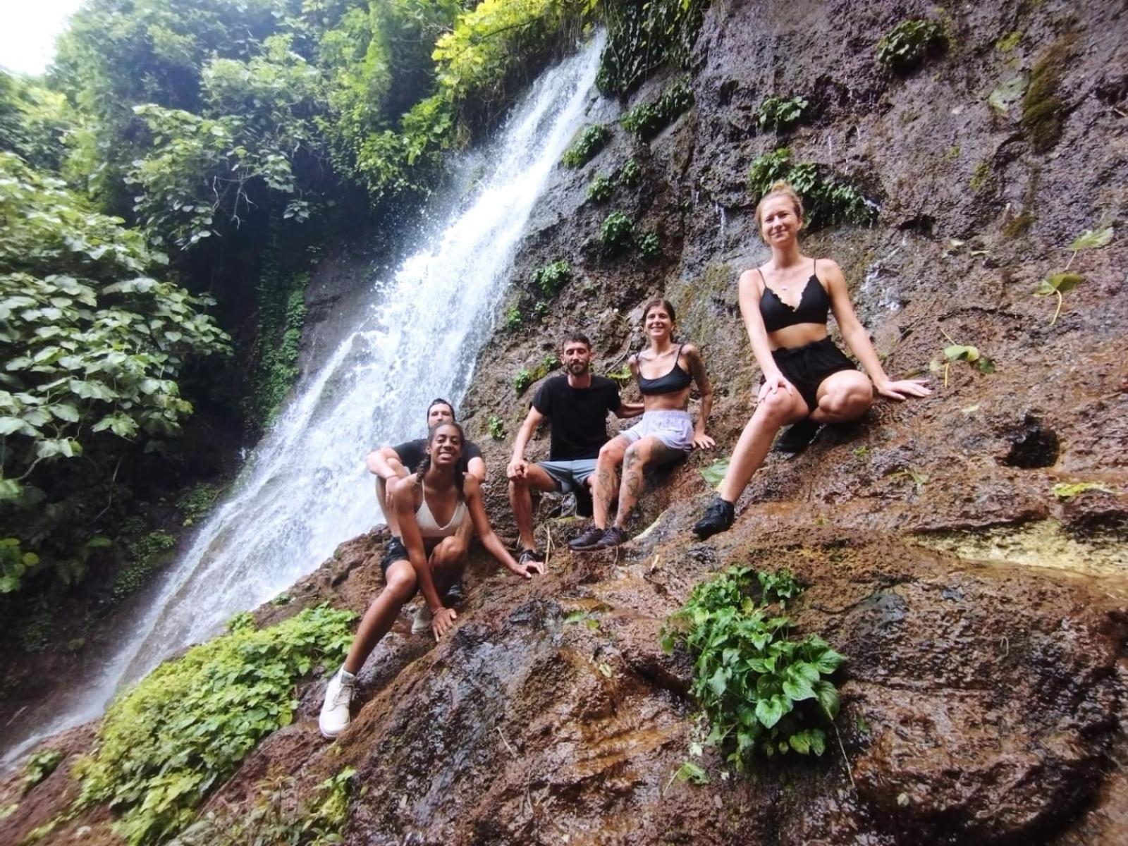 Waterfalls-Tour, Scooter-Rental & Hostal El Pacifico Juayúa エクステリア 写真